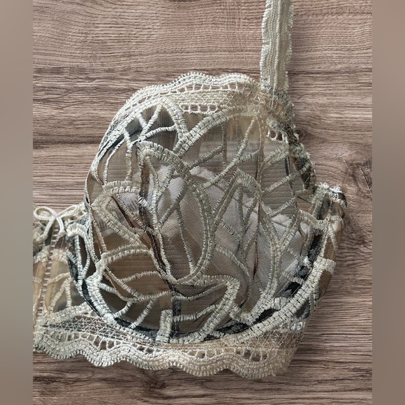 Lejaby Savanna Ecru Embroidery Balconette Underwire Couture Bra France Size 34D - Picture 5 of 10